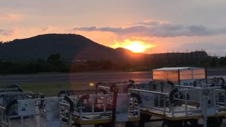 夕刻搭乗される方は必見・サンセットが綺麗です