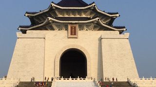 中心地に位置し、その広さに圧倒されます