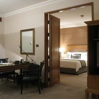 リビングルームからベッドルームをパチリ