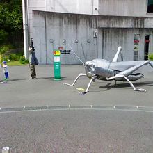 昆虫館前のオブジェ