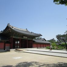 進善門の右の行閣に内兵曹がありました