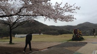 比較的充実、たばこ煙悲惨