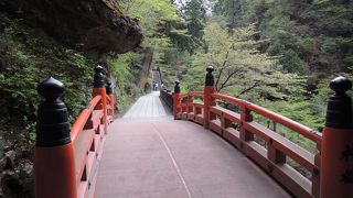 歌川広重による「六十余州名所図会」の中にも描かれているという場所