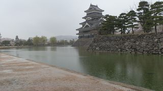 見応えある連結複合式天守。