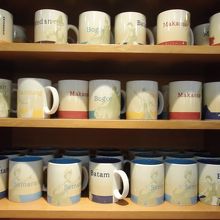 スタバにて。マカッサル・ボゴール…インドネシアに来た事を実感