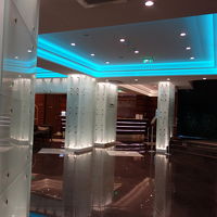 ロビーは近代的