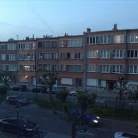 これは夜9時半頃の窓からの眺めです