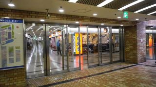 阪神デパートの裏