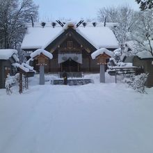 冬の本殿の様子