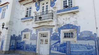 美しい青いタイルの装飾・・・