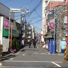 かつて賑わっていた商店街。この道は世田谷代田まで伸びていた。