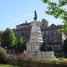 エンリケ航海王子像