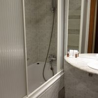 バスルームはシンプル