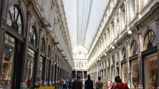 ベルギーの名品が集まったアーケード