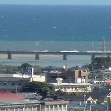 日豊本線の鉄橋が見えます