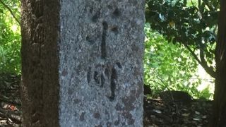 180の町石が並ぶ道