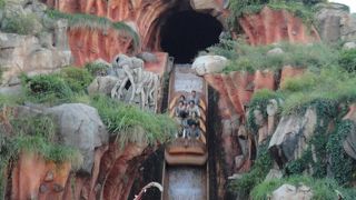 人気アトラクション