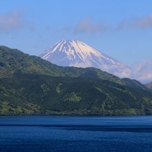 恩賜箱根公園の弁天の鼻展望台からの眺め