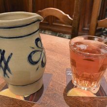 ランビックビール。ピッチャーが可愛いです。