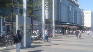 ベイサイドに便利だけど、ライブ等があれば交通渋滞が起きるエリア