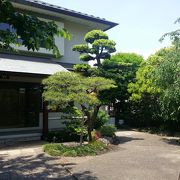 緑が豊かな旧東海道沿いのお寺