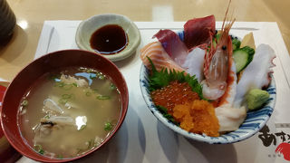 美味しい海鮮丼