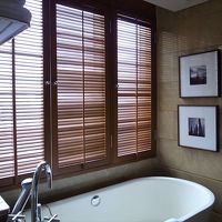 雰囲気の良いビューバス。コンラッドエレファントあり