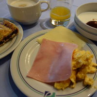 朝食もシンプル