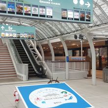 エスカレーターも完備