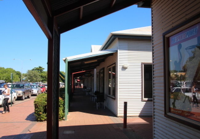 駐車エリヤが少ないです。