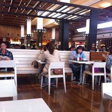 フードコートです