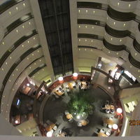 中央は吹き抜け