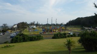 土盛海岸を眺めながら、のんびりできます。