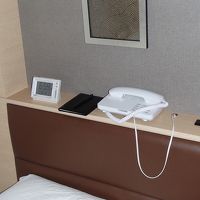 枕元にコンセントがあるところはポイントが高い。