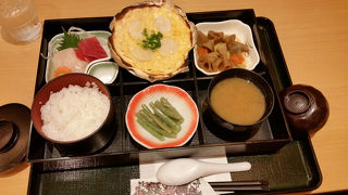 青森駅隣接の店舗。