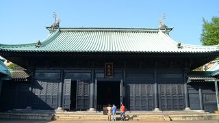 湯島聖堂は、元禄時代、5代将軍徳川綱吉によって建てられた孔子廟