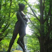 北海道庁前庭にある彫像