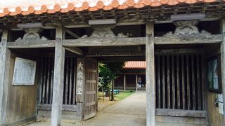 沖縄最古の木像