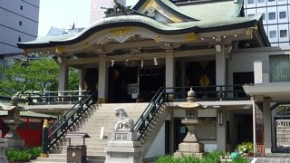 再建された神社