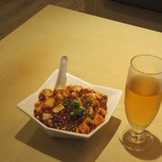 北京料理、上海料理、四川料理、杭州料理と4つの地方の料理が楽しめるという -2015-