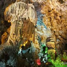 ティエンクン洞 　（Dong Thien Cung）