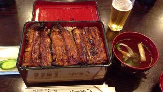 成田山新勝寺へのお参りの途中に美味しい鰻を