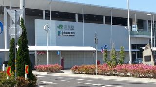 とっても綺麗になった駅