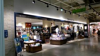 お洒落で手頃なスーツが買えます。