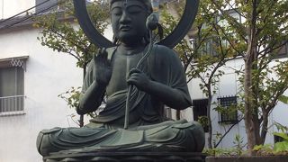 住宅街に菩薩様