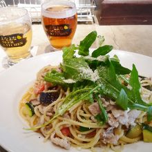 エールビールとパスタ