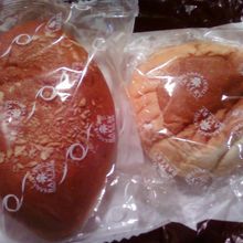 金谷マイルドカレーと焼きとうもろこしのパンです。