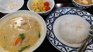 池袋で820円で選べるタイ料理ランチ定食