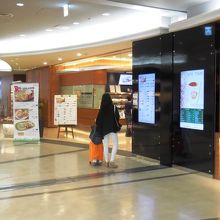 フードコートなど施設は年々充実。