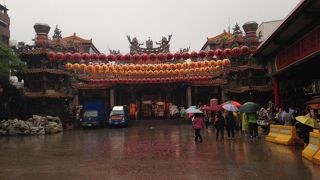 台湾でも相当有名な廟です。